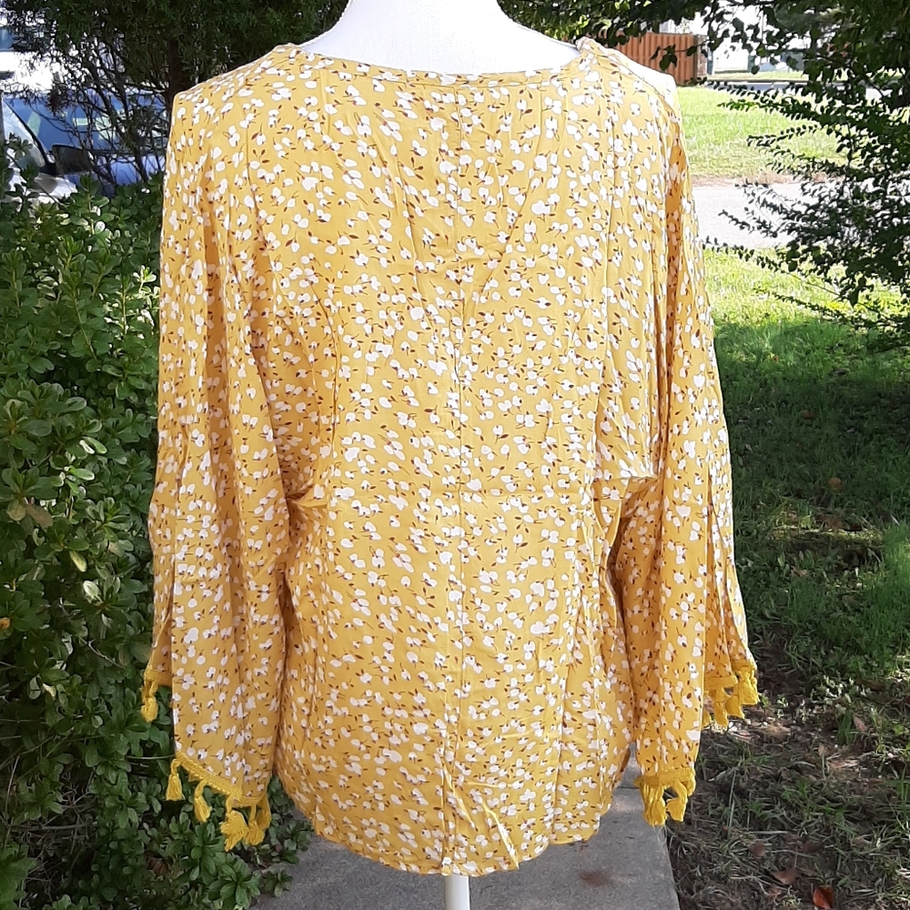 LAST 1! 💛 Yellow Boho Tassel Top - Picture 9 of 11